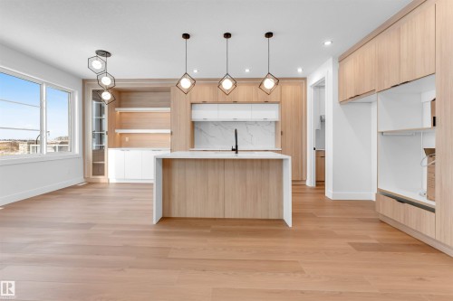 152 Edgewater Circle, Leduc, AB - Indoor Photo Showing Kitchen