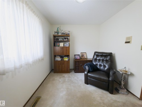 119 Castle Keep, Edmonton, AB - Indoor