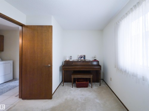 119 Castle Keep, Edmonton, AB - Indoor