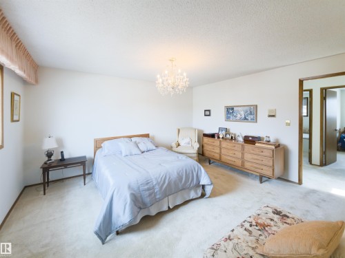 119 Castle Keep, Edmonton, AB - Indoor Photo Showing Bedroom
