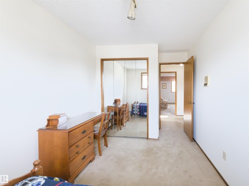 119 Castle Keep, Edmonton, AB - Indoor Photo Showing Bedroom
