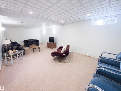 119 Castle Keep, Edmonton, AB - Indoor