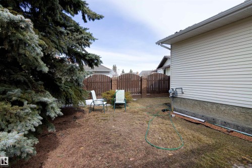 119 Castle Keep, Edmonton, AB - Outdoor