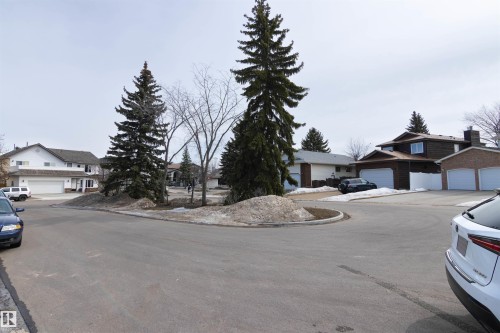 119 Castle Keep, Edmonton, AB - Outdoor