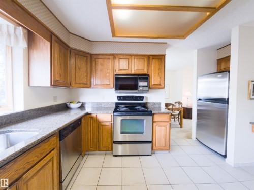 119 Castle Keep, Edmonton, AB - Indoor Photo Showing Kitchen