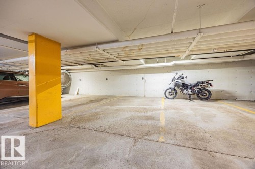 #305 9926 100 Av, Fort Saskatchewan, AB - Indoor Photo Showing Garage