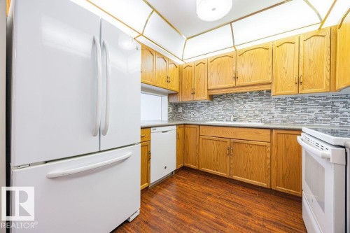 #305 9926 100 Av, Fort Saskatchewan, AB - Indoor Photo Showing Kitchen