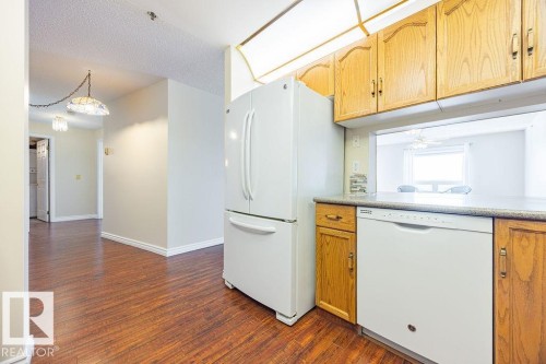 #305 9926 100 Av, Fort Saskatchewan, AB - Indoor Photo Showing Kitchen