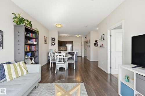 421 1820 Rutherford Road, Edmonton, AB - Indoor Photo Showing Living Room