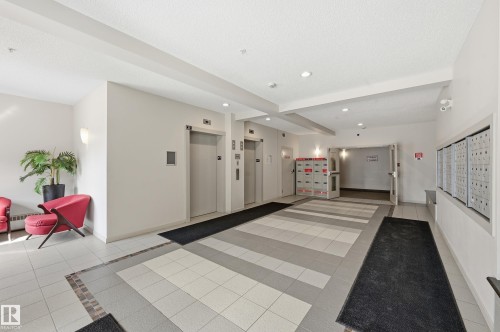 421 1820 Rutherford Road, Edmonton, AB - Indoor Photo Showing Other Room