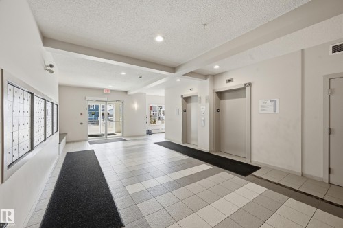 421 1820 Rutherford Road, Edmonton, AB - Indoor Photo Showing Other Room