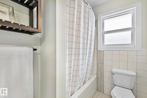 11334 52 Street, Edmonton, AB - Indoor Photo Showing Bathroom
