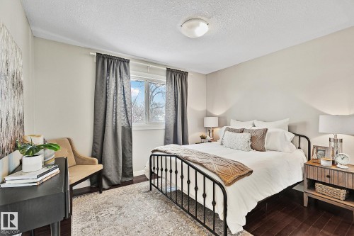 11334 52 Street, Edmonton, AB - Indoor Photo Showing Bedroom