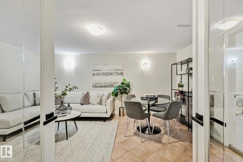 11334 52 Street, Edmonton, AB - Indoor