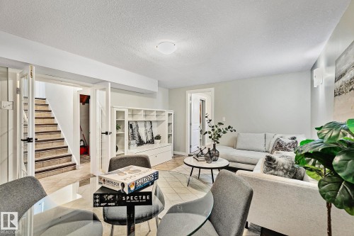 11334 52 Street, Edmonton, AB - Indoor Photo Showing Living Room