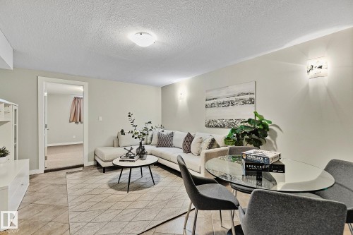 11334 52 Street, Edmonton, AB - Indoor Photo Showing Living Room