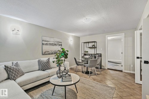11334 52 Street, Edmonton, AB - Indoor Photo Showing Living Room
