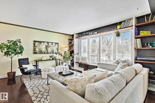 11334 52 Street, Edmonton, AB - Indoor Photo Showing Living Room