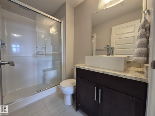 229 5151 Windermere Boulevard, Edmonton, AB - Indoor Photo Showing Bathroom