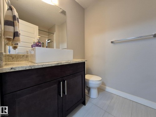 229 5151 Windermere Boulevard, Edmonton, AB - Indoor Photo Showing Bathroom