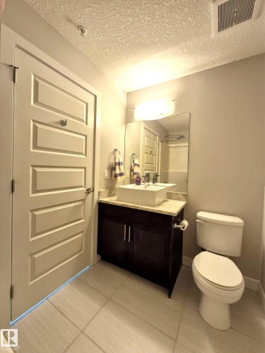 229 5151 Windermere Boulevard, Edmonton, AB - Indoor Photo Showing Bathroom