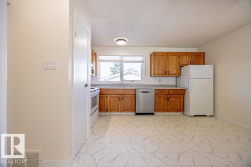 14008 83 Street, Edmonton, AB - Indoor Photo Showing Kitchen
