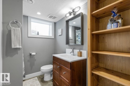 9328 94 Street, Edmonton, AB - Indoor Photo Showing Bathroom
