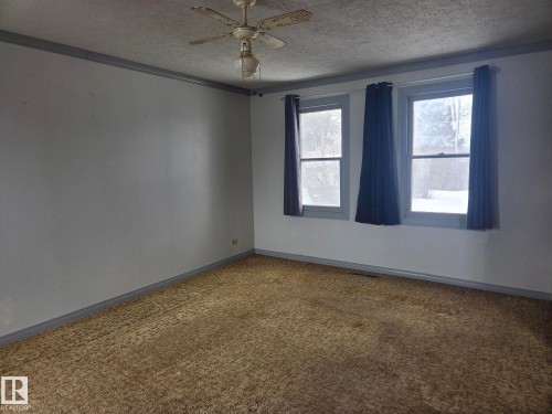 1014 16 Avenue, Cold Lake, AB - Indoor Photo Showing Other Room