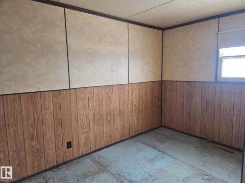 1014 16 Avenue, Cold Lake, AB - Indoor Photo Showing Other Room