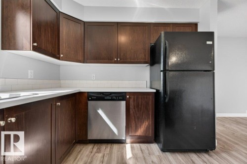 206 3719 Whitelaw Lane, Edmonton, AB - Indoor Photo Showing Kitchen