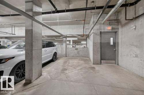206 3719 Whitelaw Lane, Edmonton, AB - Indoor Photo Showing Garage