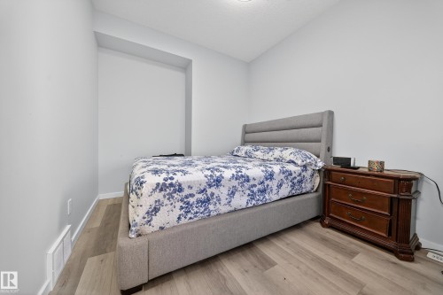 1575 Plum Circle Circle, Edmonton, AB - Indoor Photo Showing Bedroom