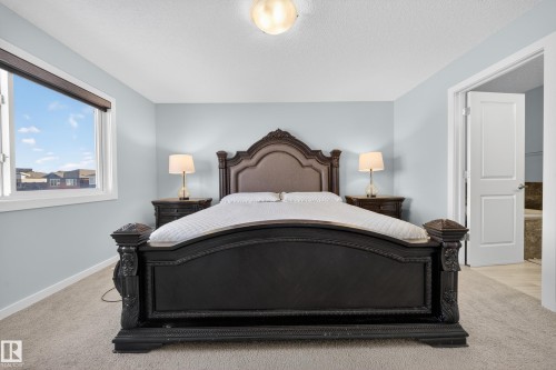 1575 Plum Circle Circle, Edmonton, AB - Indoor Photo Showing Bedroom