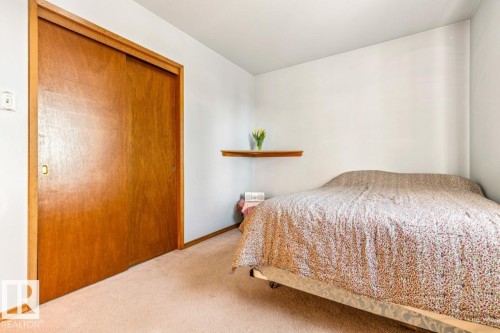 47 Gladstone Crescent, St. Albert, AB - Indoor Photo Showing Bedroom