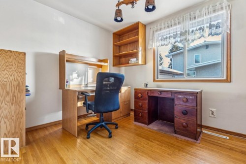 47 Gladstone Crescent, St. Albert, AB - Indoor Photo Showing Office
