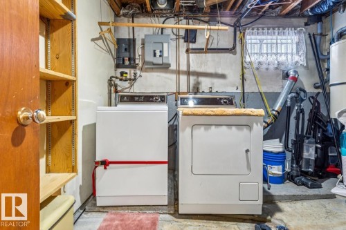 47 Gladstone Crescent, St. Albert, AB - Indoor Photo Showing Laundry Room