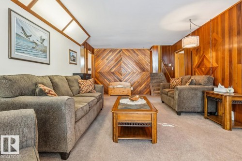 47 Gladstone Crescent, St. Albert, AB - Indoor Photo Showing Living Room