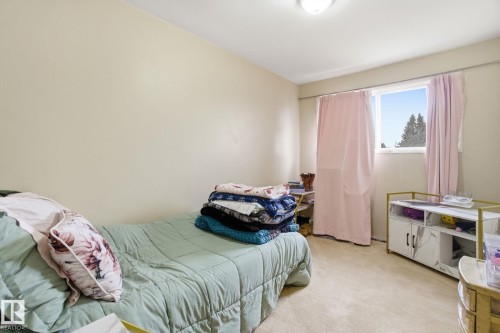 8208 73 Avenue, Edmonton, AB - Indoor Photo Showing Bedroom