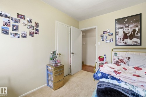8208 73 Avenue, Edmonton, AB - Indoor Photo Showing Bedroom