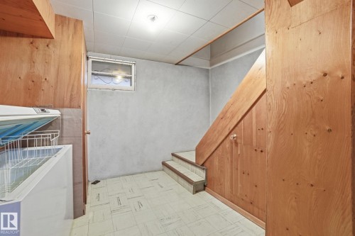 8208 73 Avenue, Edmonton, AB - Indoor Photo Showing Laundry Room