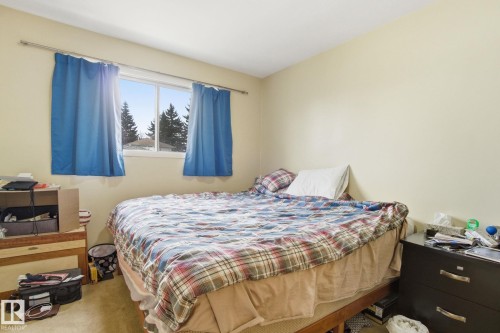 8208 73 Avenue, Edmonton, AB - Indoor Photo Showing Bedroom
