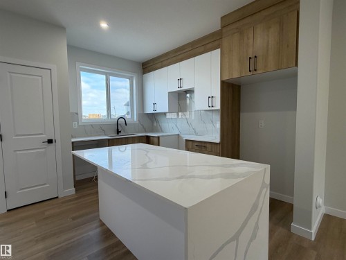 271 Munn Way, Leduc, AB - Indoor Photo Showing Kitchen