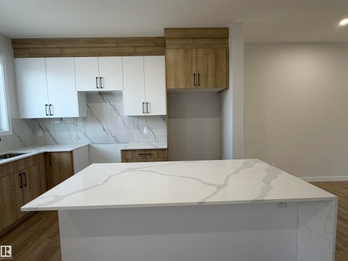 271 Munn Way, Leduc, AB - Indoor Photo Showing Kitchen