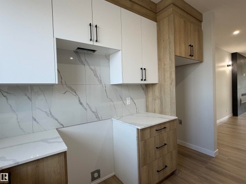 271 Munn Way, Leduc, AB - Indoor Photo Showing Kitchen