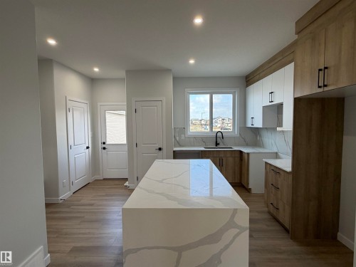271 Munn Way, Leduc, AB - Indoor Photo Showing Kitchen