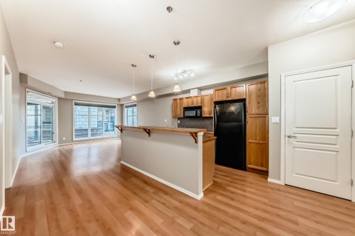 152 4827 104A Street, Edmonton, AB - Indoor Photo Showing Kitchen
