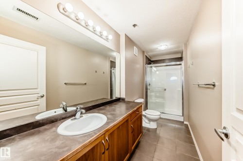 152 4827 104A Street, Edmonton, AB - Indoor Photo Showing Bathroom