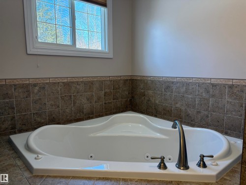 5306 52 Street, Elk Point, AB - Indoor Photo Showing Bathroom
