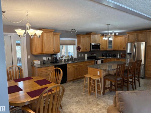 5306 52 Street, Elk Point, AB - Indoor