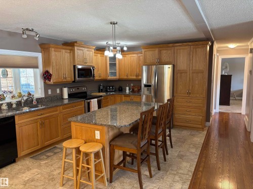 5306 52 Street, Elk Point, AB - Indoor Photo Showing Kitchen